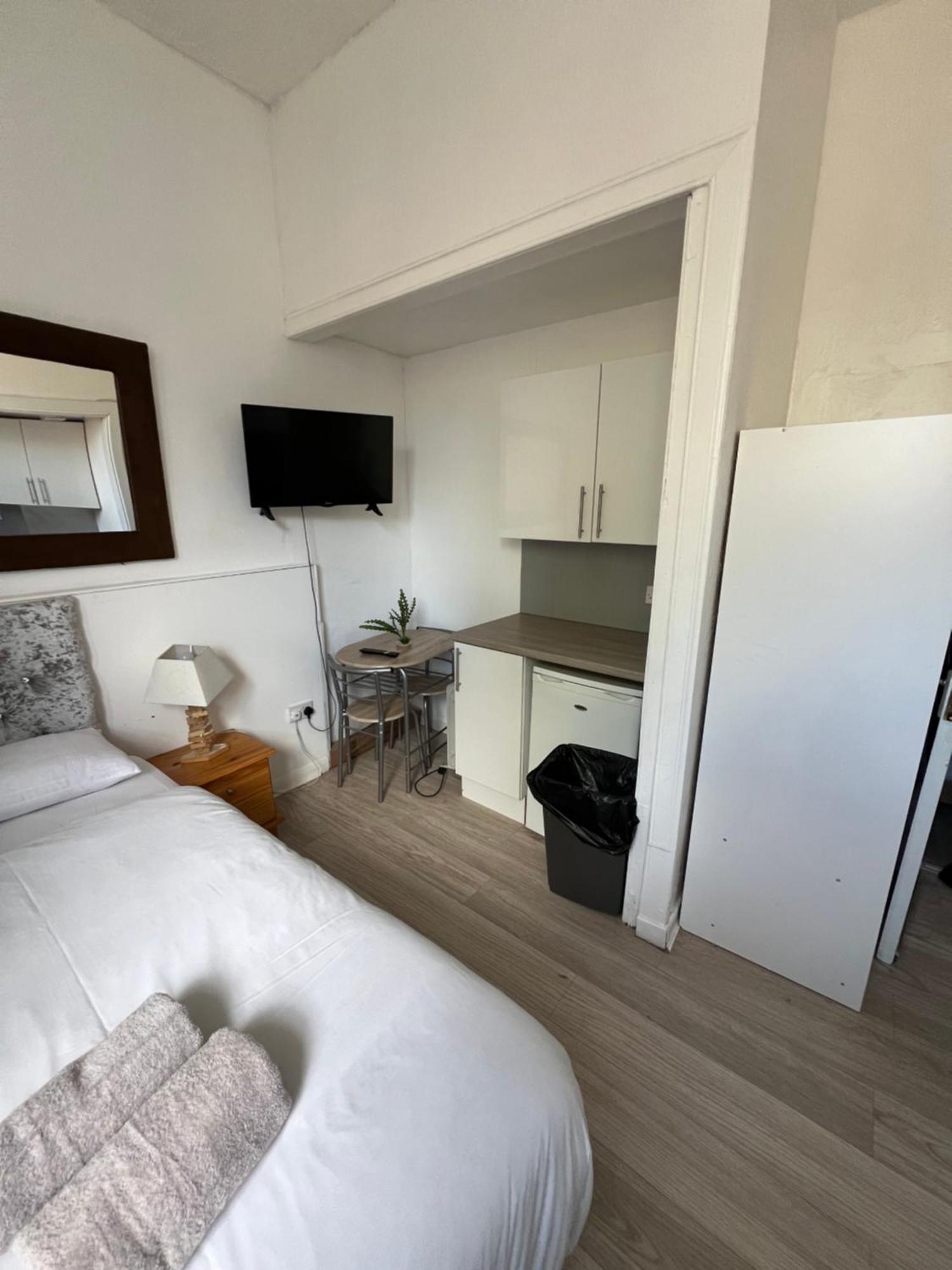 Great Western Road Studio With En Suite Глазго Экстерьер фото